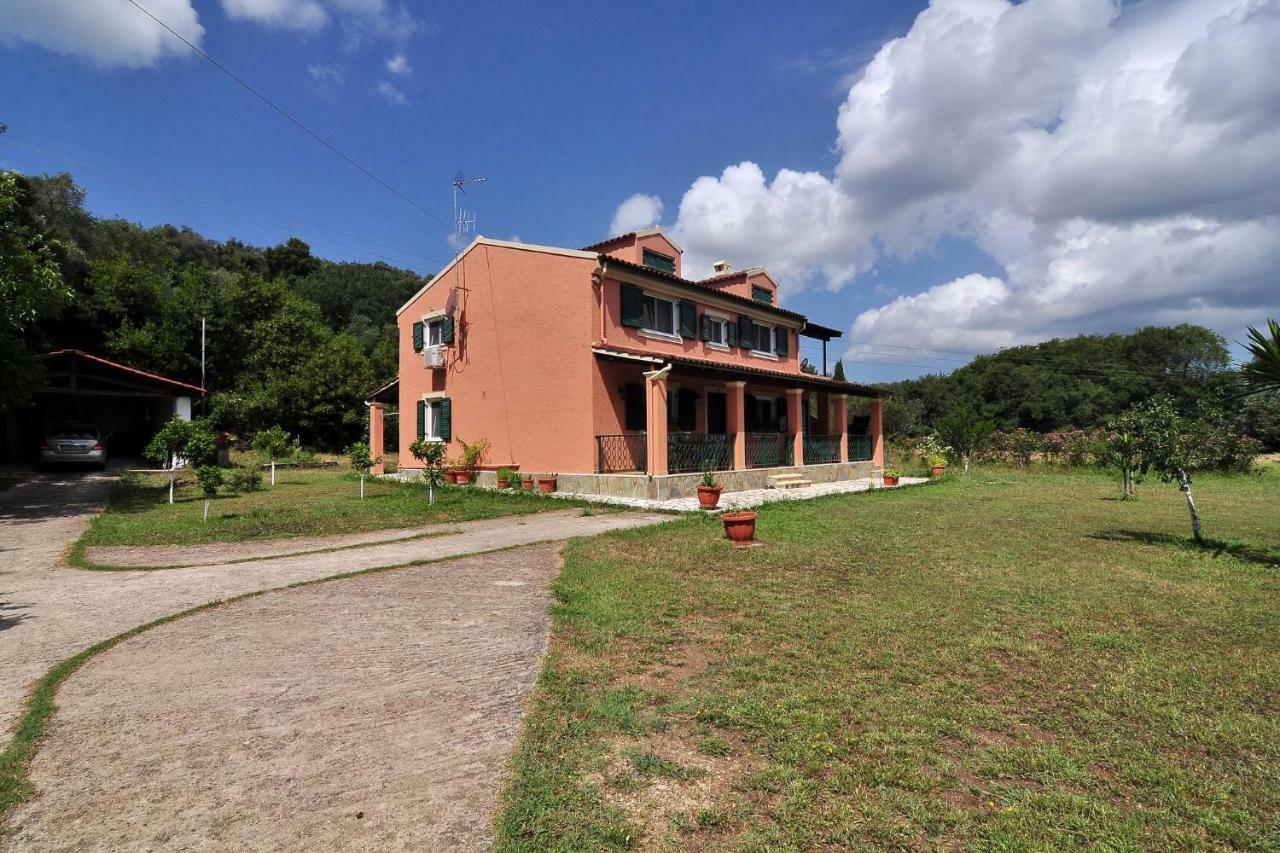 Christiana'S Home Next To Dassia Beach Exterior photo